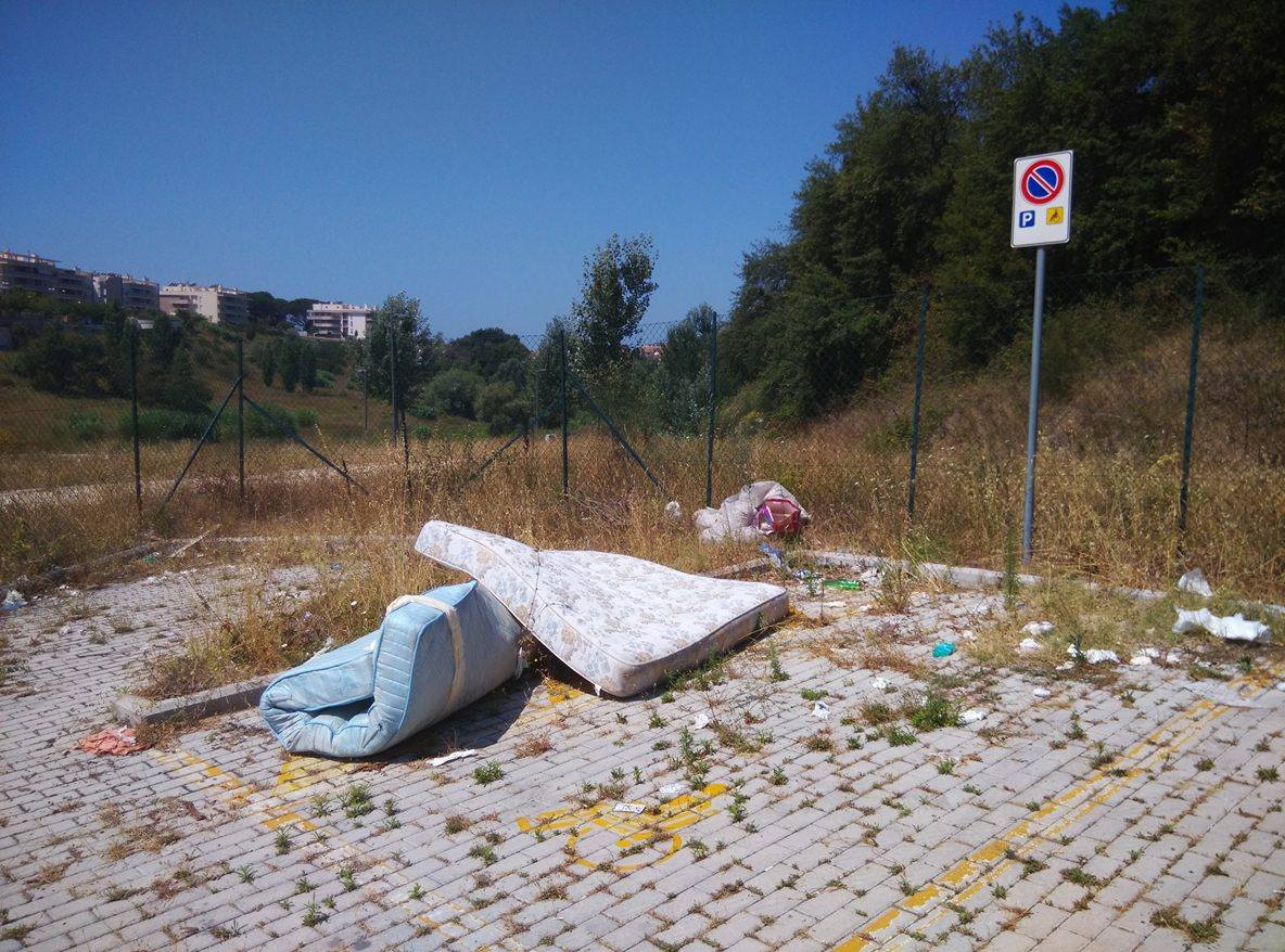 ama_rifiuti_abbandonati